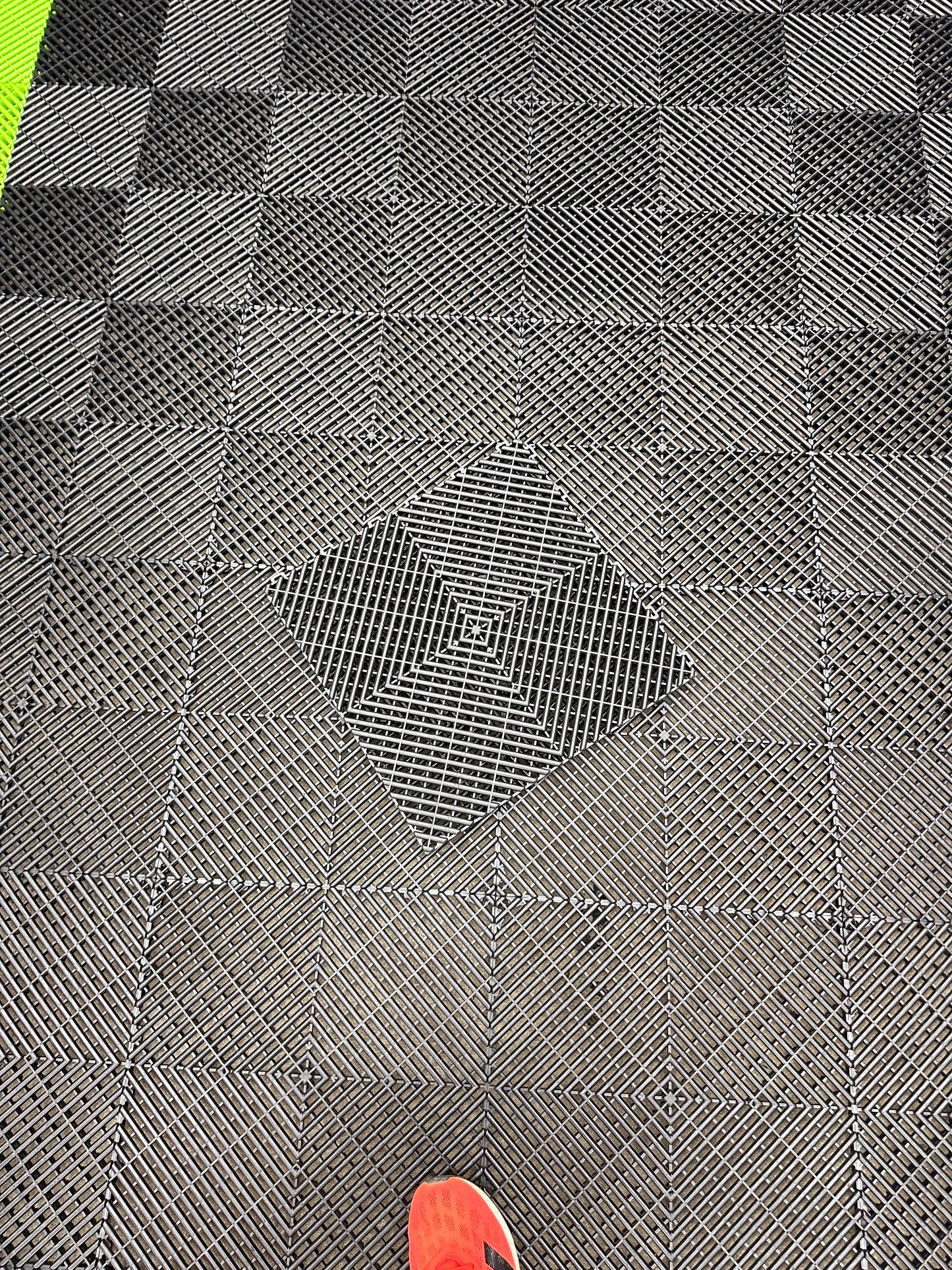 Ventilated base slab
