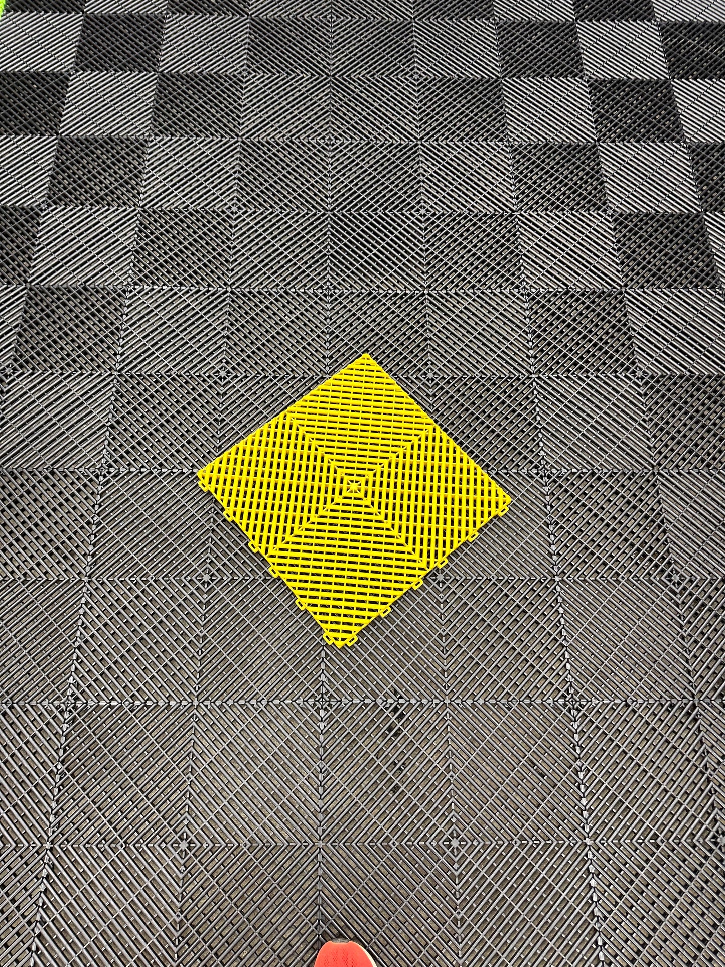 Ventilated base slab
