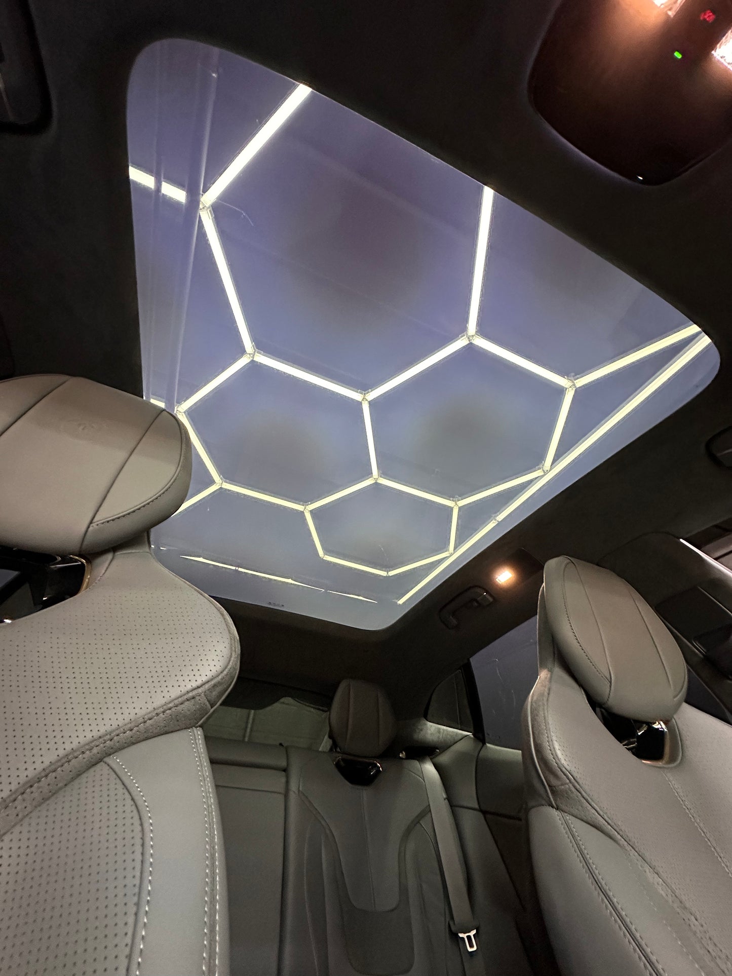 Lampes LED Hexagonales Modulables - Pack de 14 Hexagones avec Contours